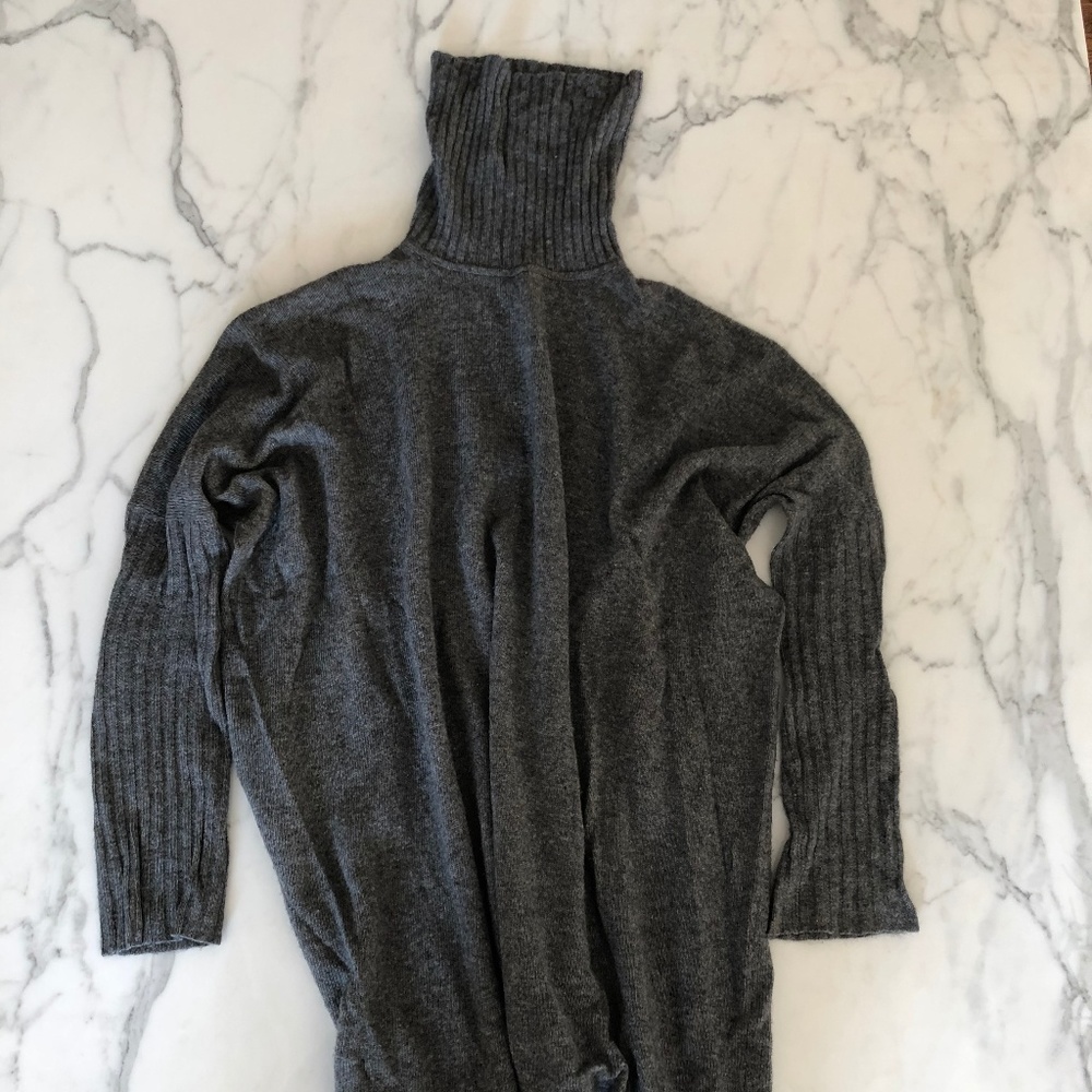 Cashmere blend grey turtleneck sweater